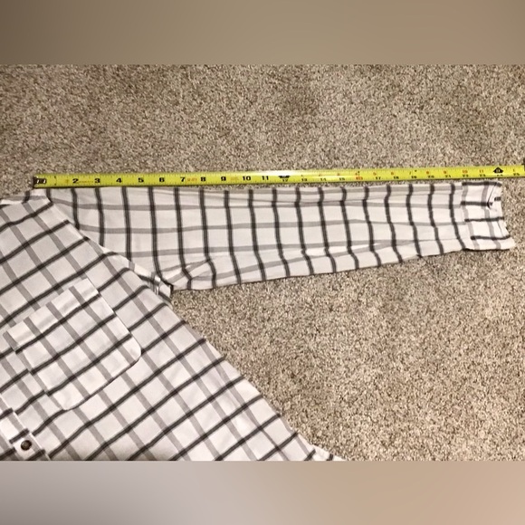 Hollister Shirt- size M - Picture 6 of 6